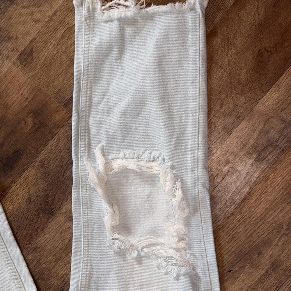 Free People Light Blue Distressed Button Fly Hi RiseCropped Jeans “Maggie” Sz 27 - Picture 4 of 12